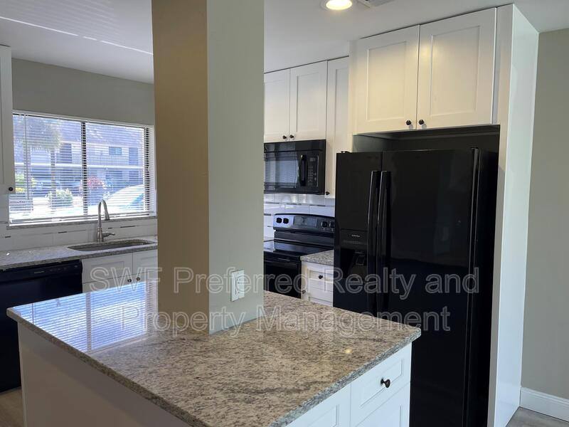 Townhouse for rent at 512 SE 43rd St #2, Cape Coral, FL 33904