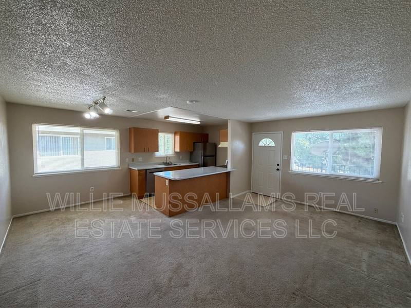 Apartment for rent at 2140 Palisade Ave #4, Modesto, CA 95350