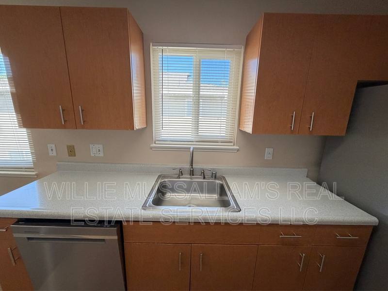 Apartment for rent at 2140 Palisade Ave #4, Modesto, CA 95350