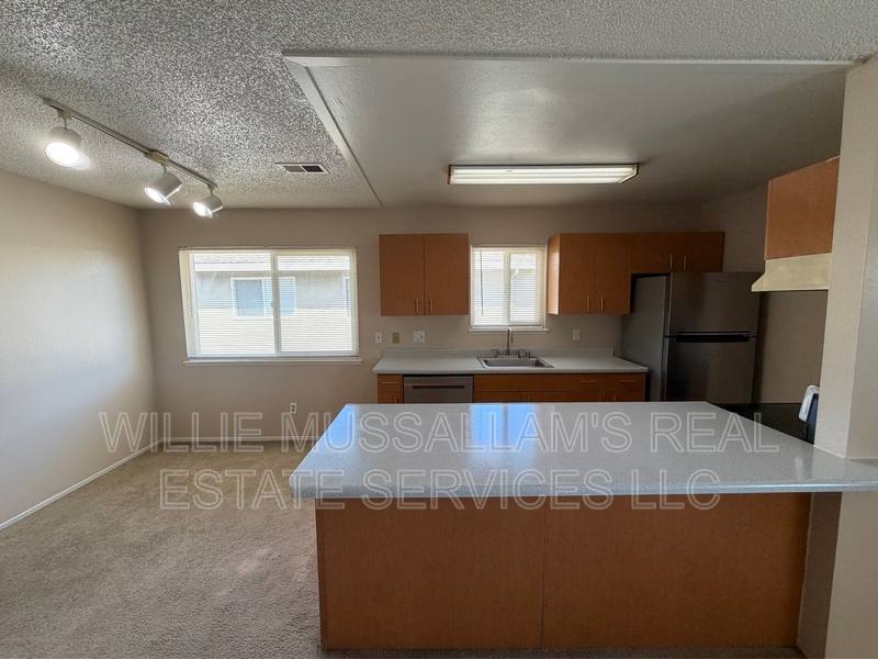 Apartment for rent at 2140 Palisade Ave #4, Modesto, CA 95350