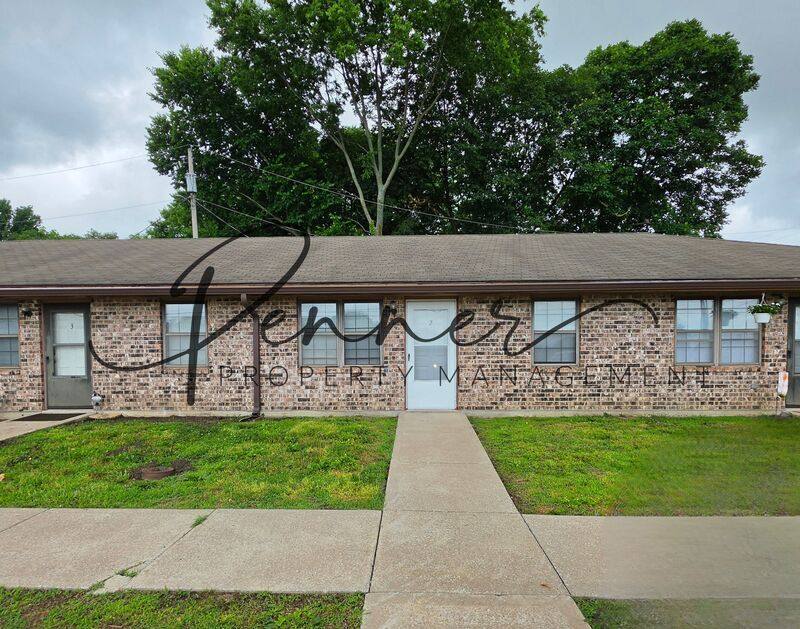 Apartment for rent at 101 SW 7th St #2, Oak Grove, MO 64075