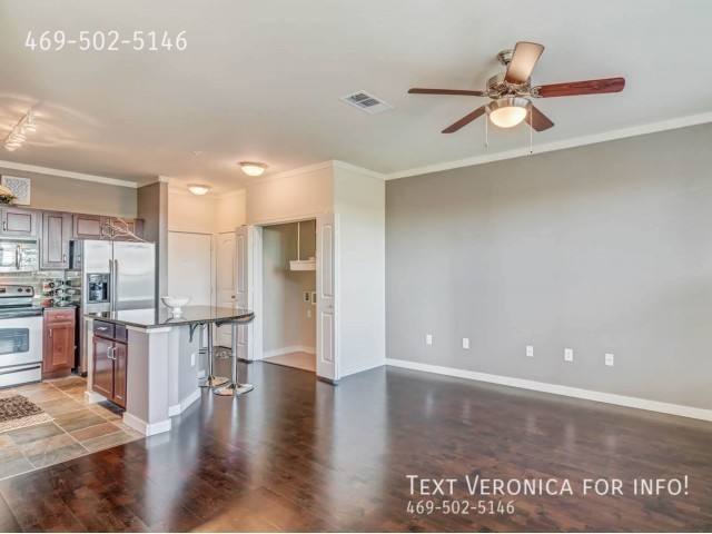 Townhouse for rent at 520 Samuels Ave, Fort Worth, TX 76102