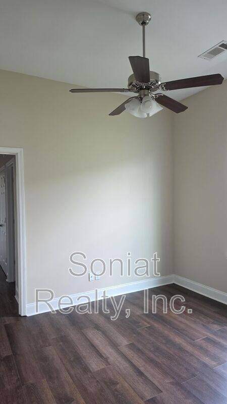 Apartment for rent at 1905 Montegut Dr, New Orleans, LA 70117