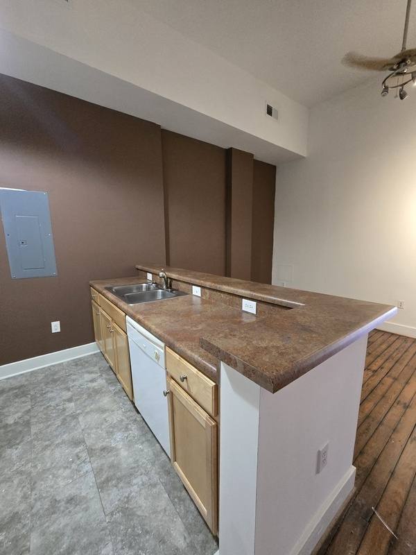 Apartment for rent at 900 W Broad St #2B, Richmond, VA 23220