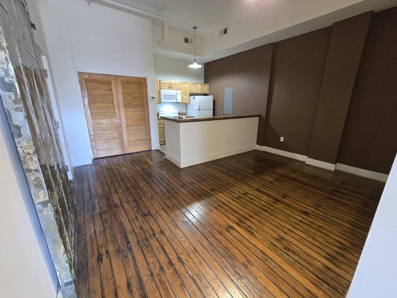 Apartment for rent at 900 W Broad St #2B, Richmond, VA 23220