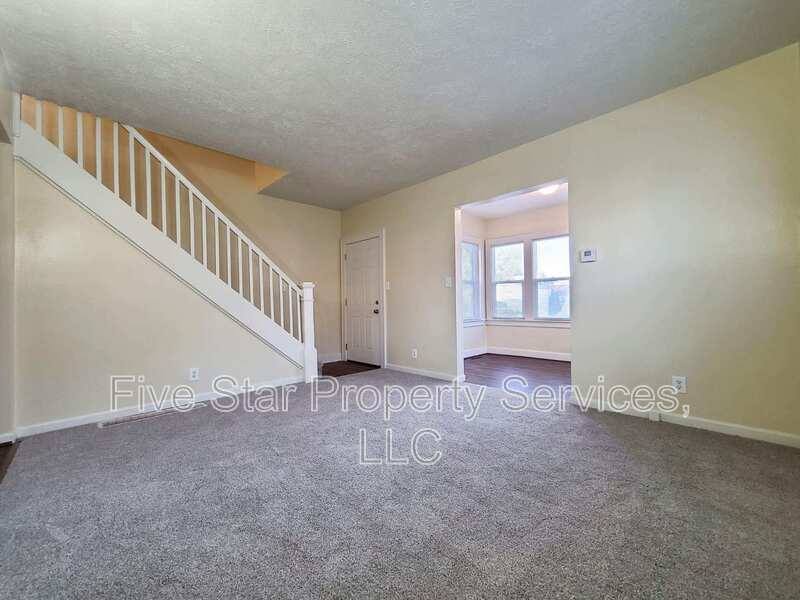 Apartment for rent at 514 E Oak St, Springfield, IL 62703