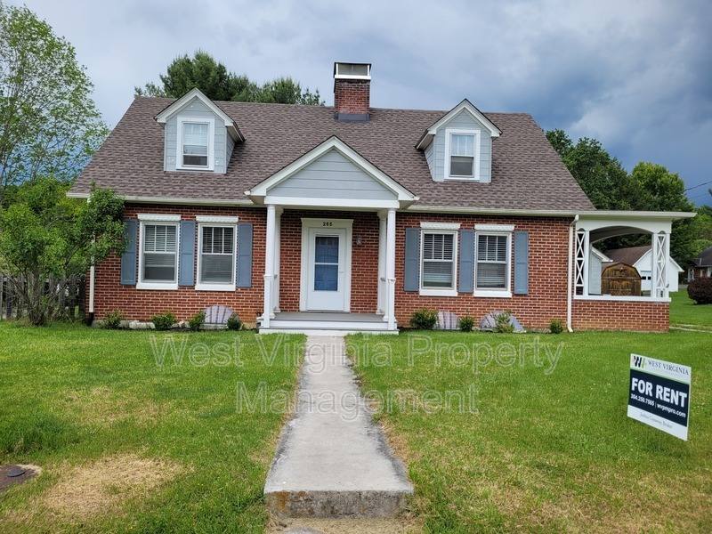 House for rent at 265 Court St, Lewisburg, WV 24901