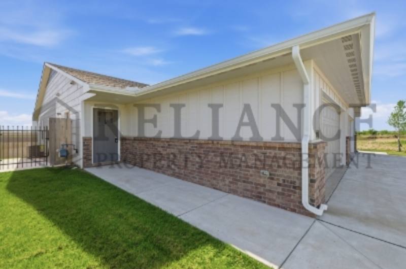 Townhouse for rent at 2422 S Wheatland St, Wichita, KS 67235