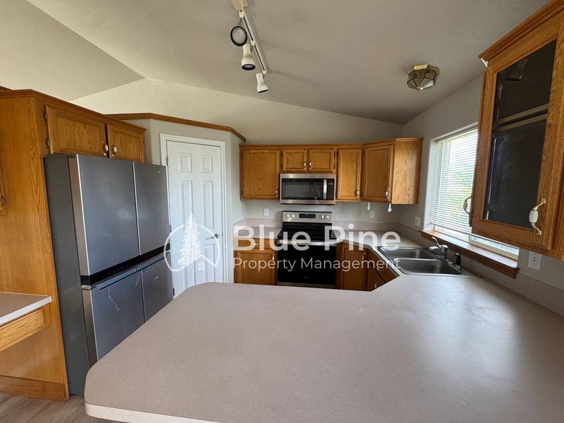 House for rent at 3535 Spring Creek Dr, Idaho Falls, ID 83404