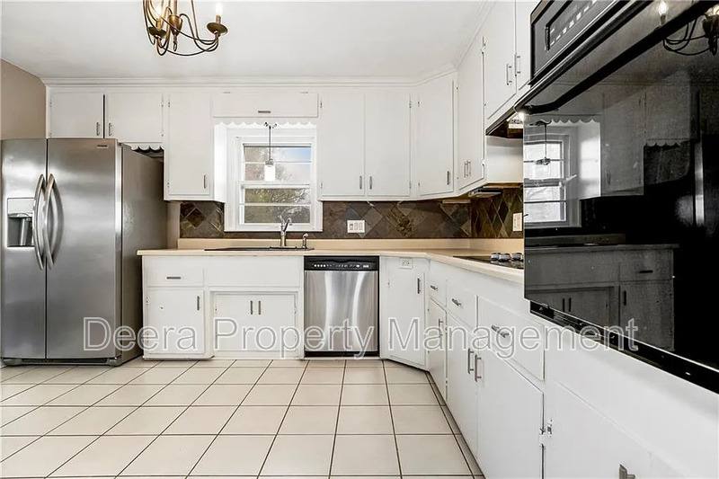House for rent at 1305 Craig Dr, Liberty, MO 64068