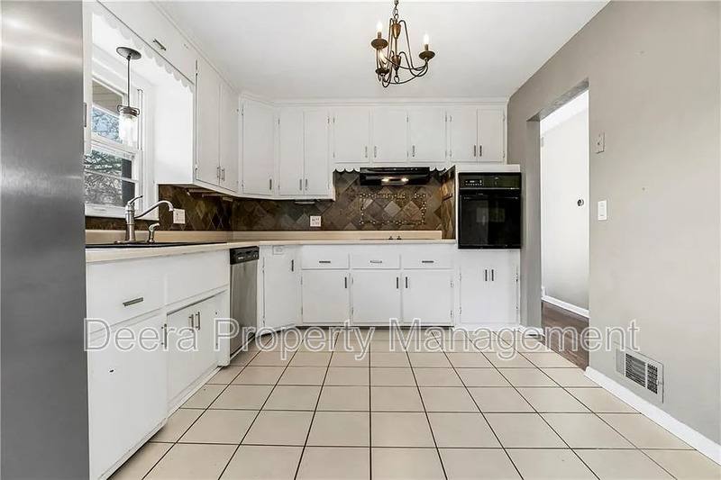 House for rent at 1305 Craig Dr, Liberty, MO 64068