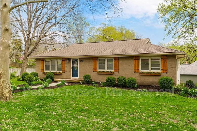 House for rent at 1305 Craig Dr, Liberty, MO 64068