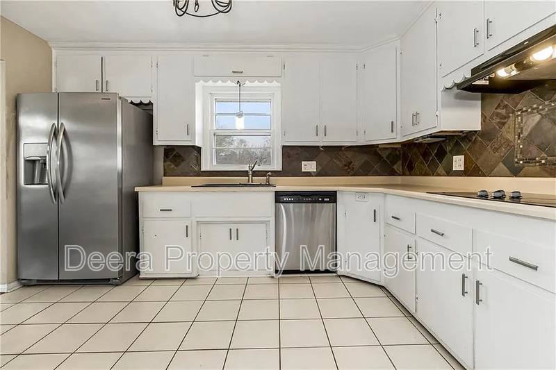 House for rent at 1305 Craig Dr, Liberty, MO 64068