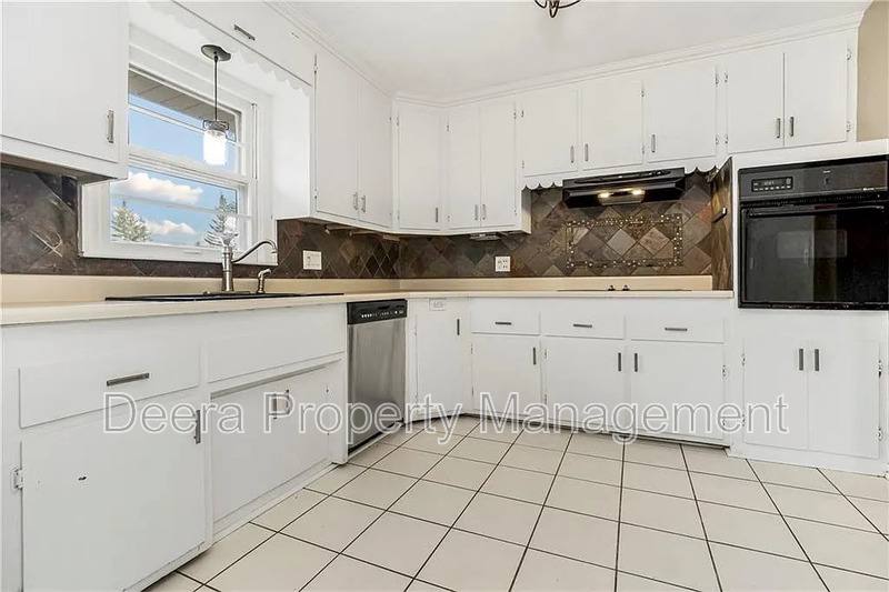 House for rent at 1305 Craig Dr, Liberty, MO 64068