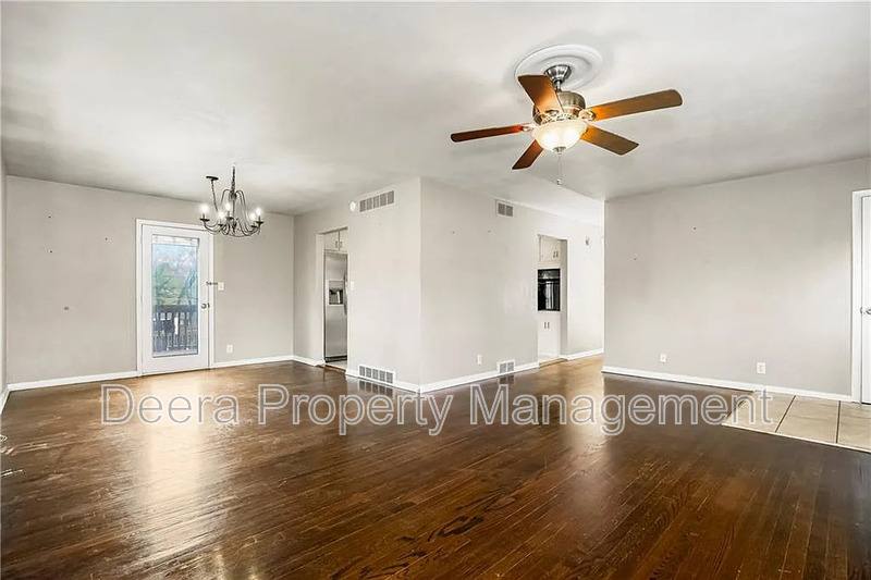 House for rent at 1305 Craig Dr, Liberty, MO 64068