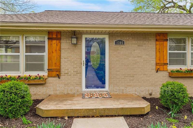 House for rent at 1305 Craig Dr, Liberty, MO 64068