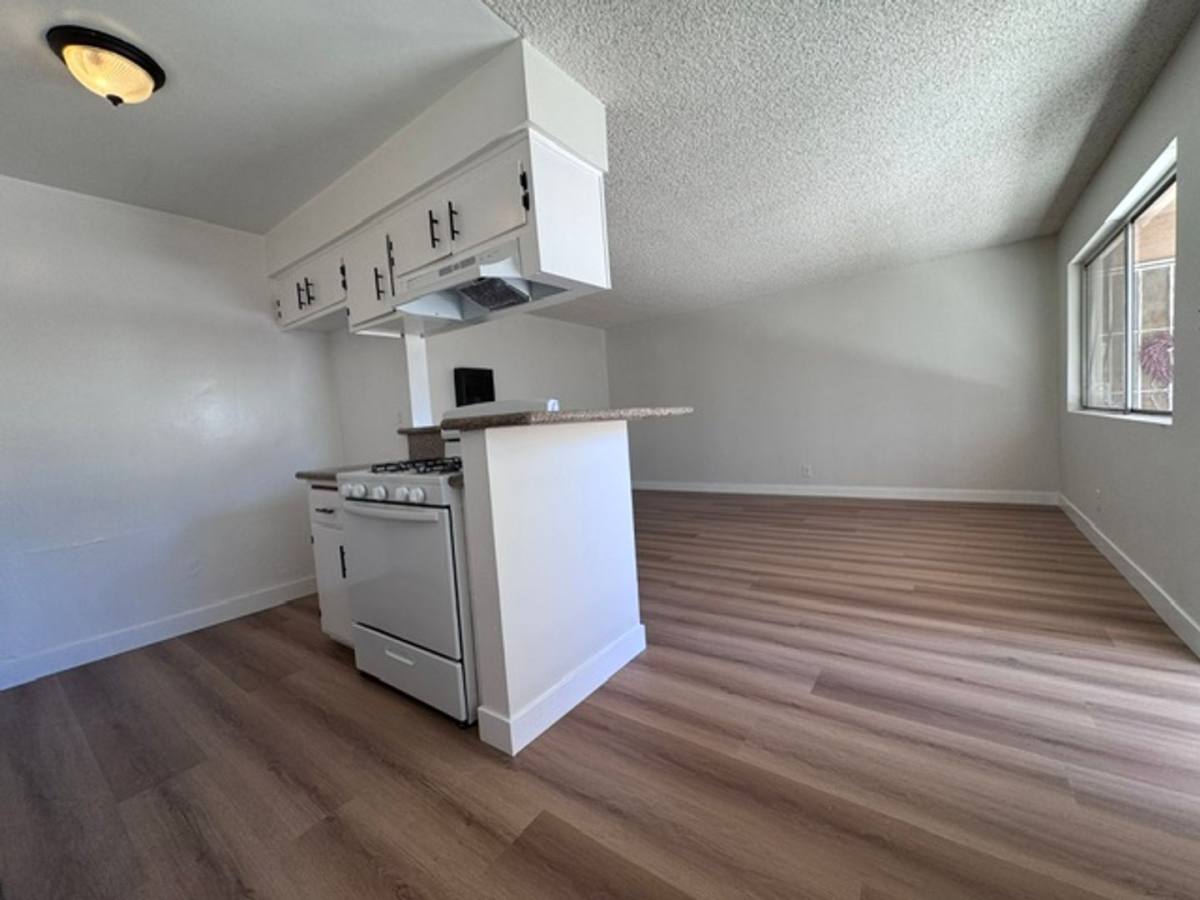 Apartment for rent at 750 Orizaba, Long Beach, CA 90804