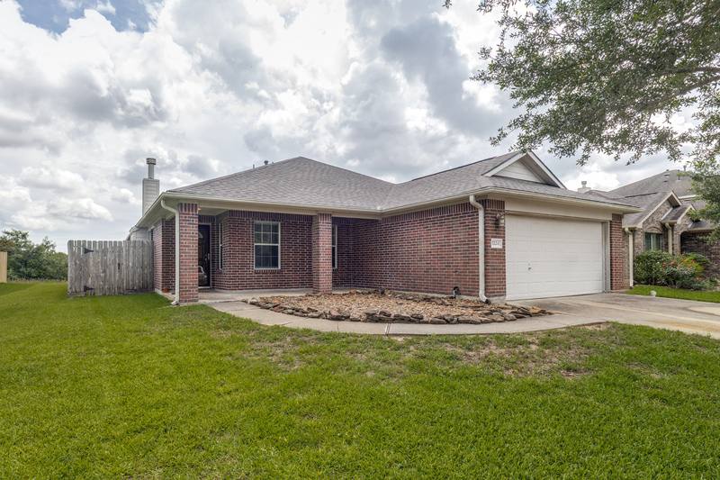 House for rent at 5224 McGrath Dr, Alvin, TX 77511