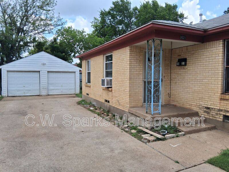 Apartment for rent at 3021 Avon St, Dallas, TX 75211