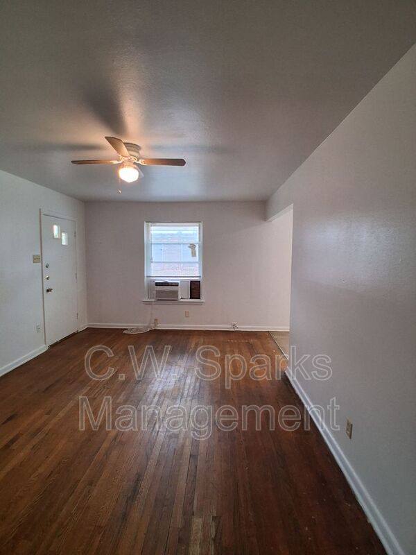 Apartment for rent at 3021 Avon St, Dallas, TX 75211