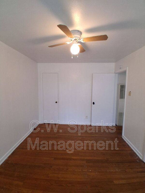 Apartment for rent at 3021 Avon St, Dallas, TX 75211