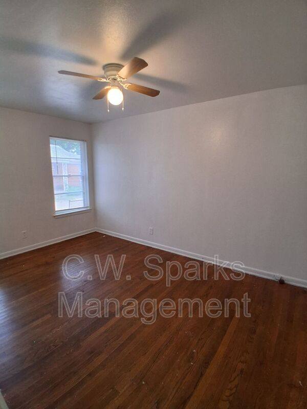 Apartment for rent at 3021 Avon St, Dallas, TX 75211