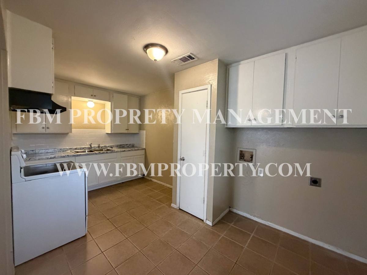 Apartment for rent at 3593 Ennis Ave, Bardwell, TX 75101