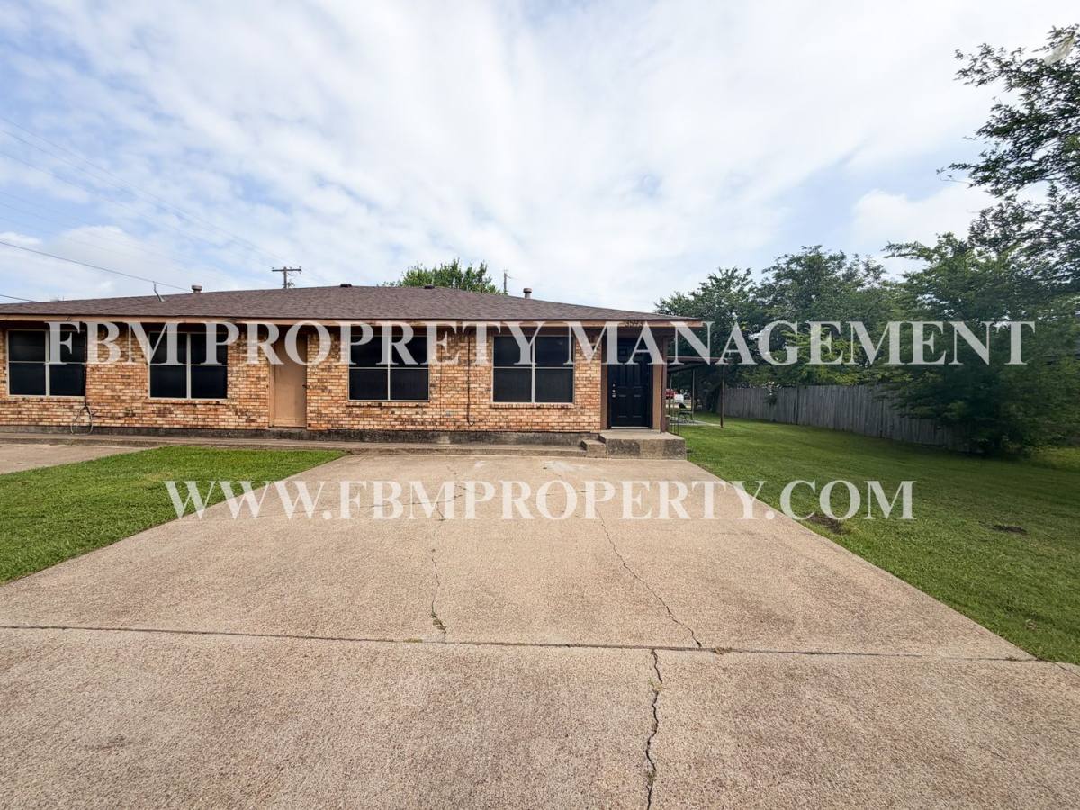 Apartment for rent at 3593 Ennis Ave, Bardwell, TX 75101
