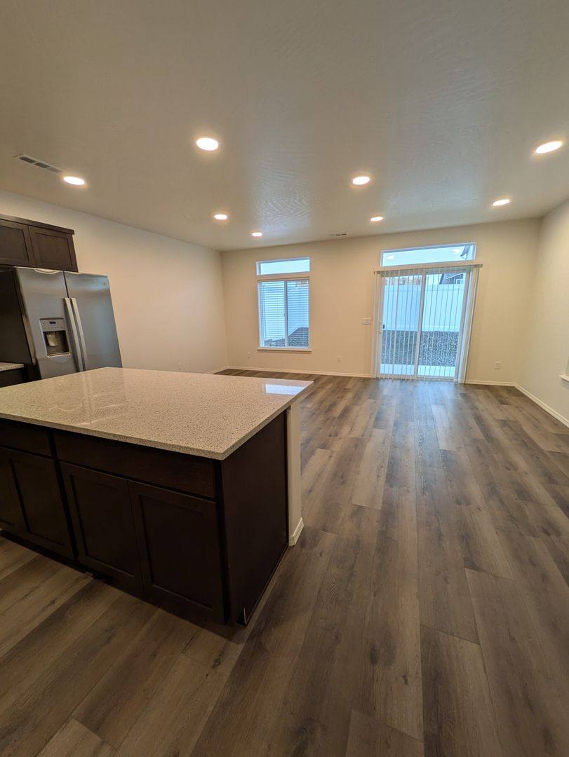 Townhouse for rent at 3684 S Roosevelt St, Kennewick, WA 99338