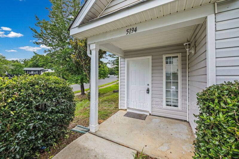 Townhouse for rent at 5194 Brooktree Dr, Charlotte, NC 28208
