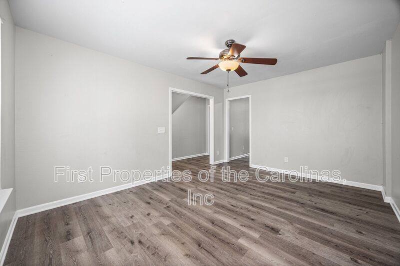 Townhouse for rent at 5194 Brooktree Dr, Charlotte, NC 28208