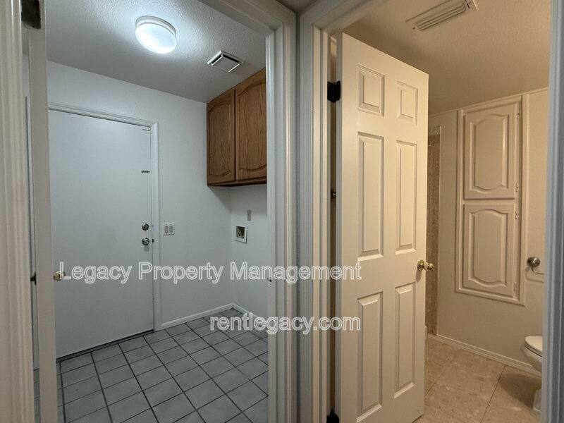 House for rent at 5350 Laguna Park Dr, Elk Grove, CA 95758