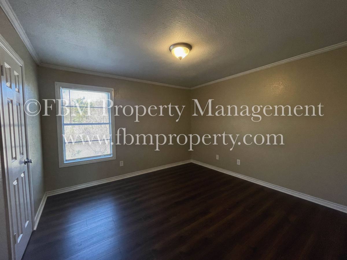 Condo for rent at 2608 W Sycamore Ave, Corsicana, TX 75110