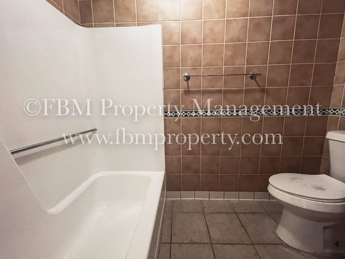 Condo for rent at 2608 W Sycamore Ave, Corsicana, TX 75110