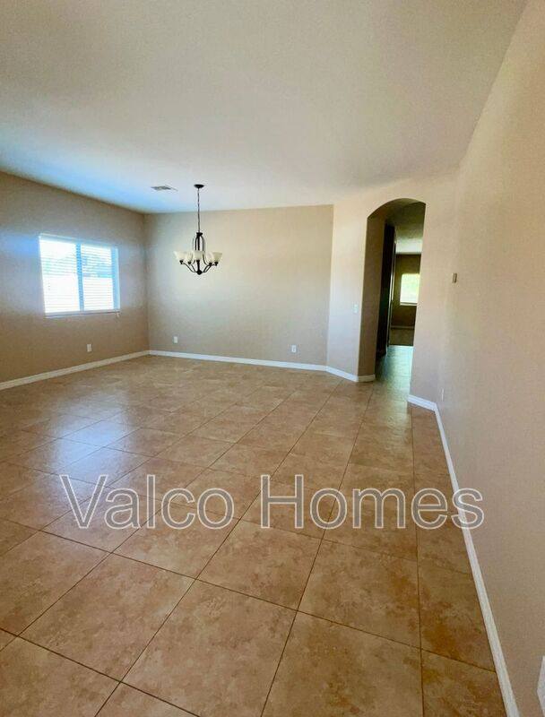 House for rent at 2717 E Ficus Way, Gilbert, AZ 85298