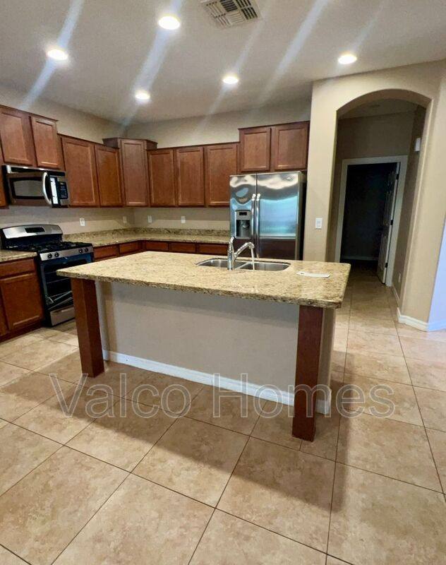 House for rent at 2717 E Ficus Way, Gilbert, AZ 85298