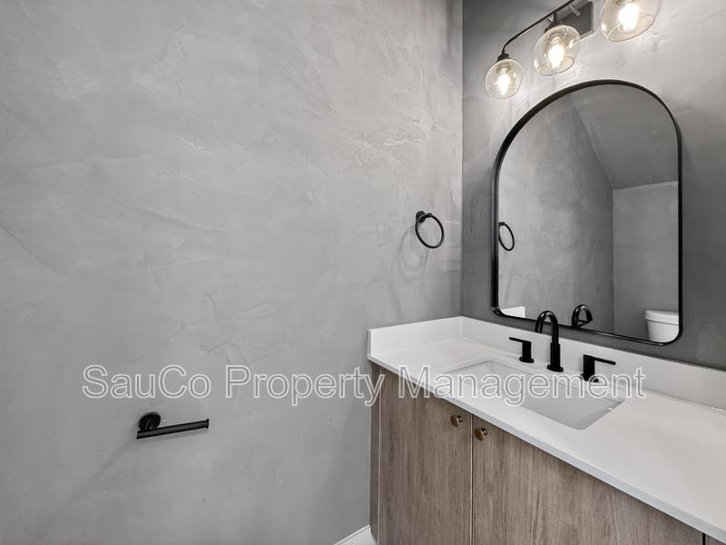 Apartment for rent at 5032 NE 14th Ave #2, Portland, OR 97211