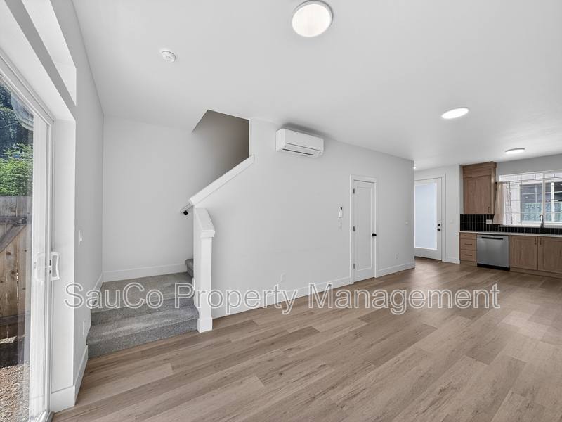 Apartment for rent at 5032 NE 14th Ave #2, Portland, OR 97211