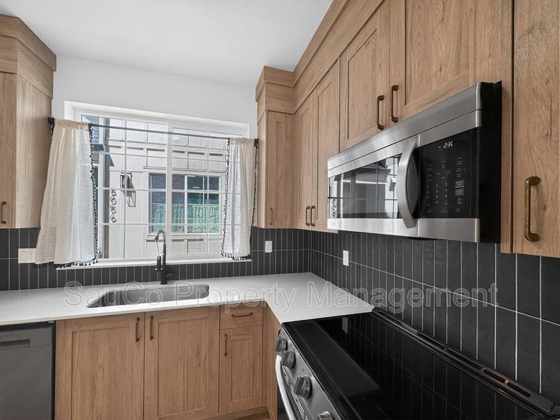Apartment for rent at 5032 NE 14th Ave #2, Portland, OR 97211