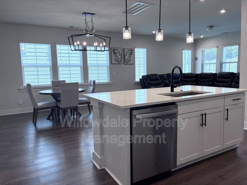 House for rent at 2033 Florine Dr, Apex, NC 27502