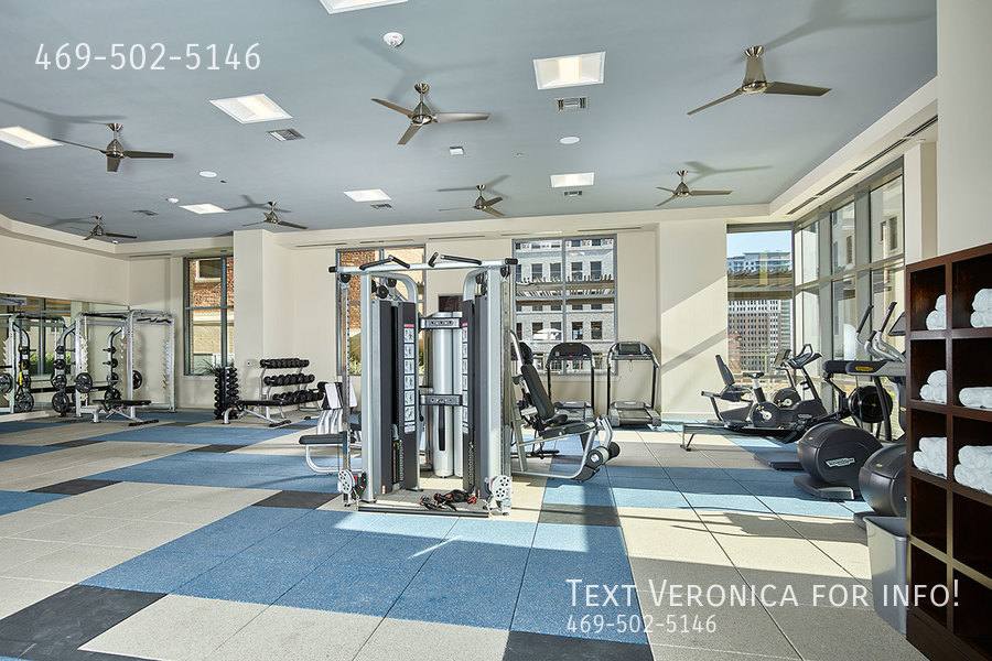 Apartment for rent at 490 Travis St, Houston, TX 77002