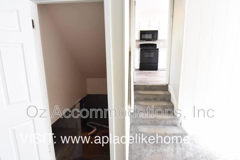 Apartment for rent at 9702 Sheperds Dr #B, Kansas City, MO 64131