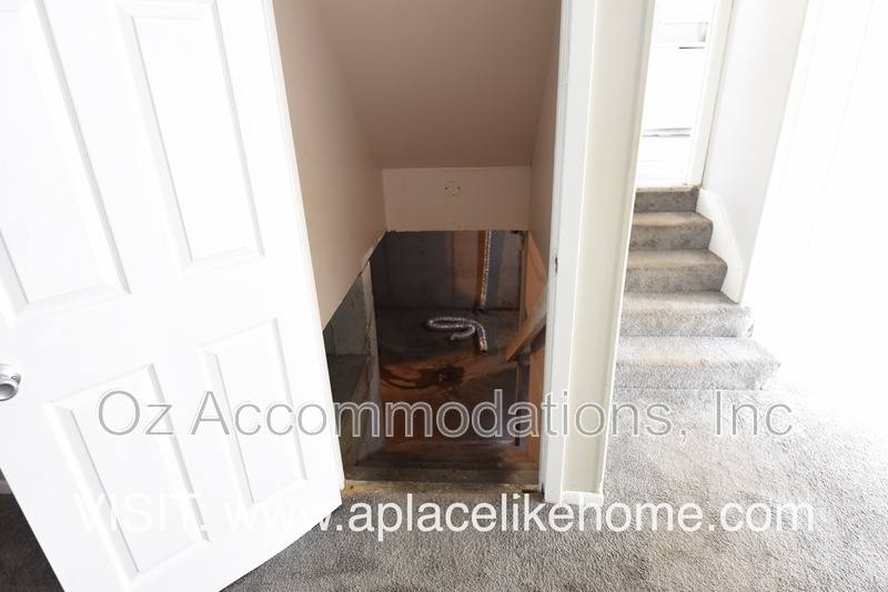 Apartment for rent at 9702 Sheperds Dr #B, Kansas City, MO 64131