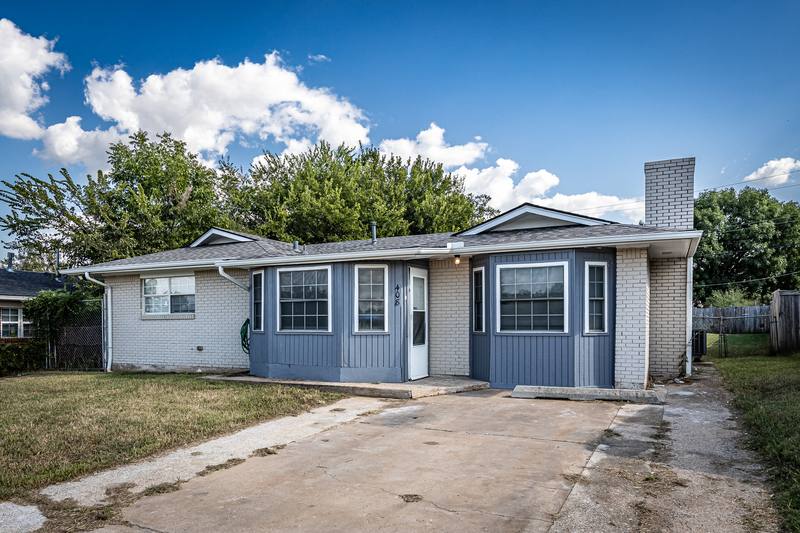 House for rent at 408 NW Woodridge Dr, Lawton, OK 73507