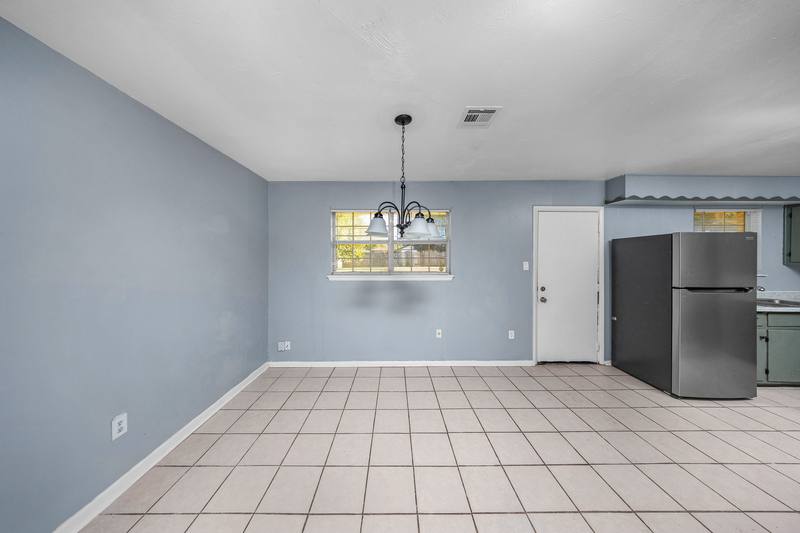 House for rent at 408 NW Woodridge Dr, Lawton, OK 73507