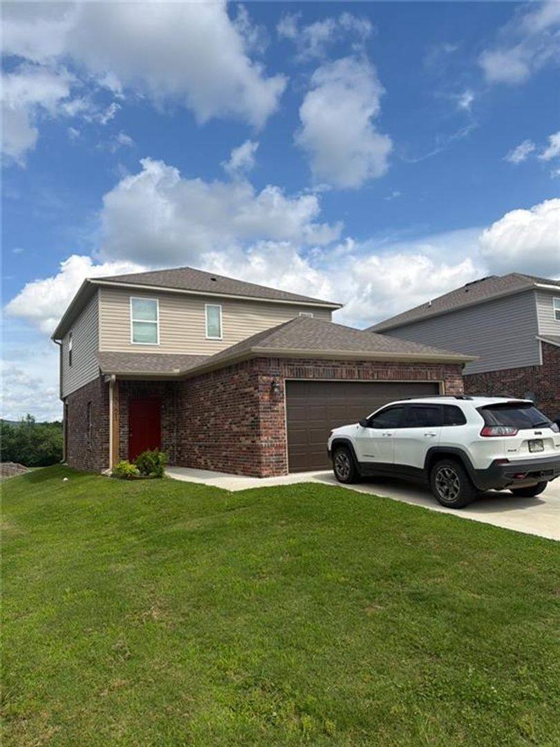 House for rent at 3321 Red Tail Way, Farmington, AR 72730