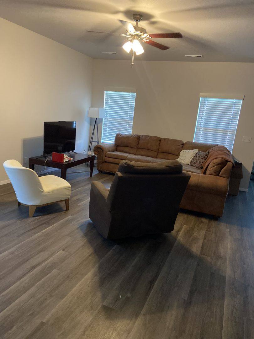 House for rent at 3321 Red Tail Way, Farmington, AR 72730