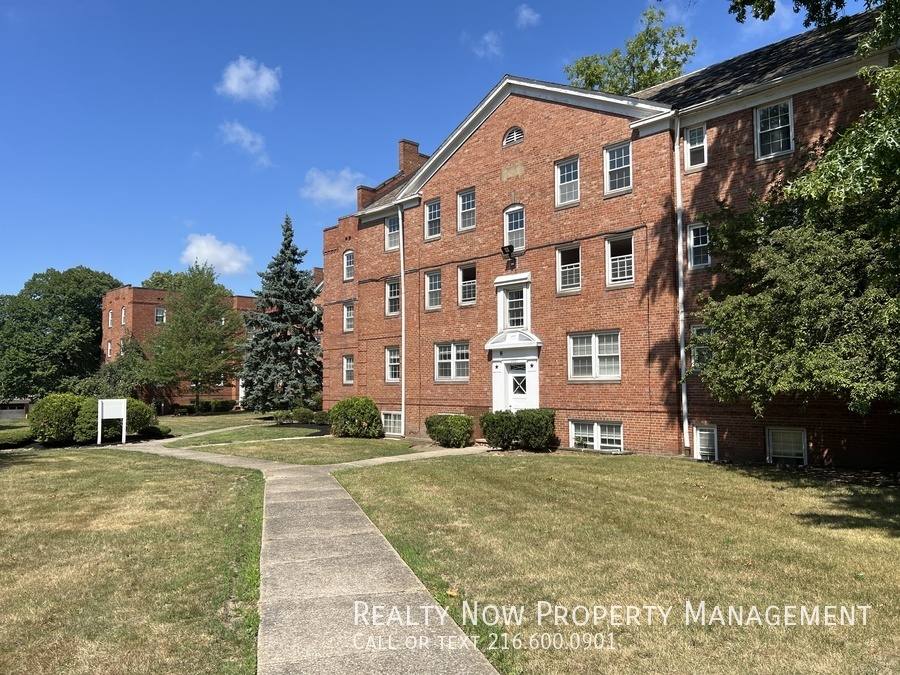 Apartment for rent at 2481 Noble Rd #G11, Cleveland, OH 44121