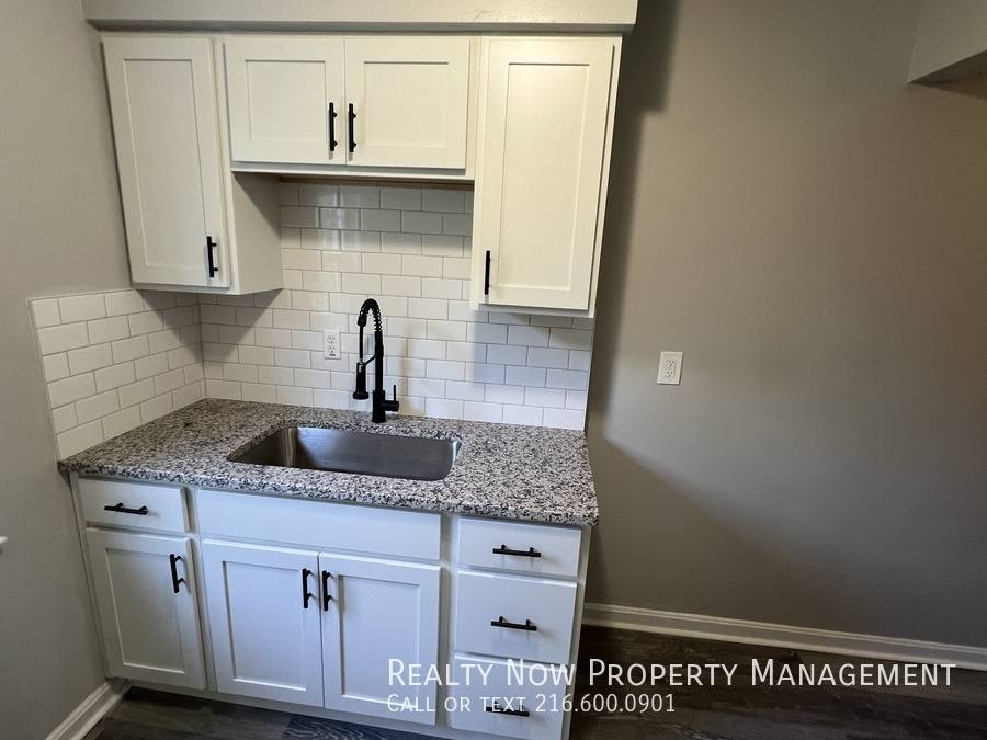 Apartment for rent at 2481 Noble Rd #G11, Cleveland, OH 44121