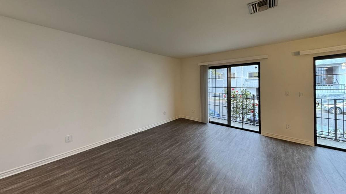 Townhouse for rent at 12506 Pacific Ave, Los Angeles, CA 90066